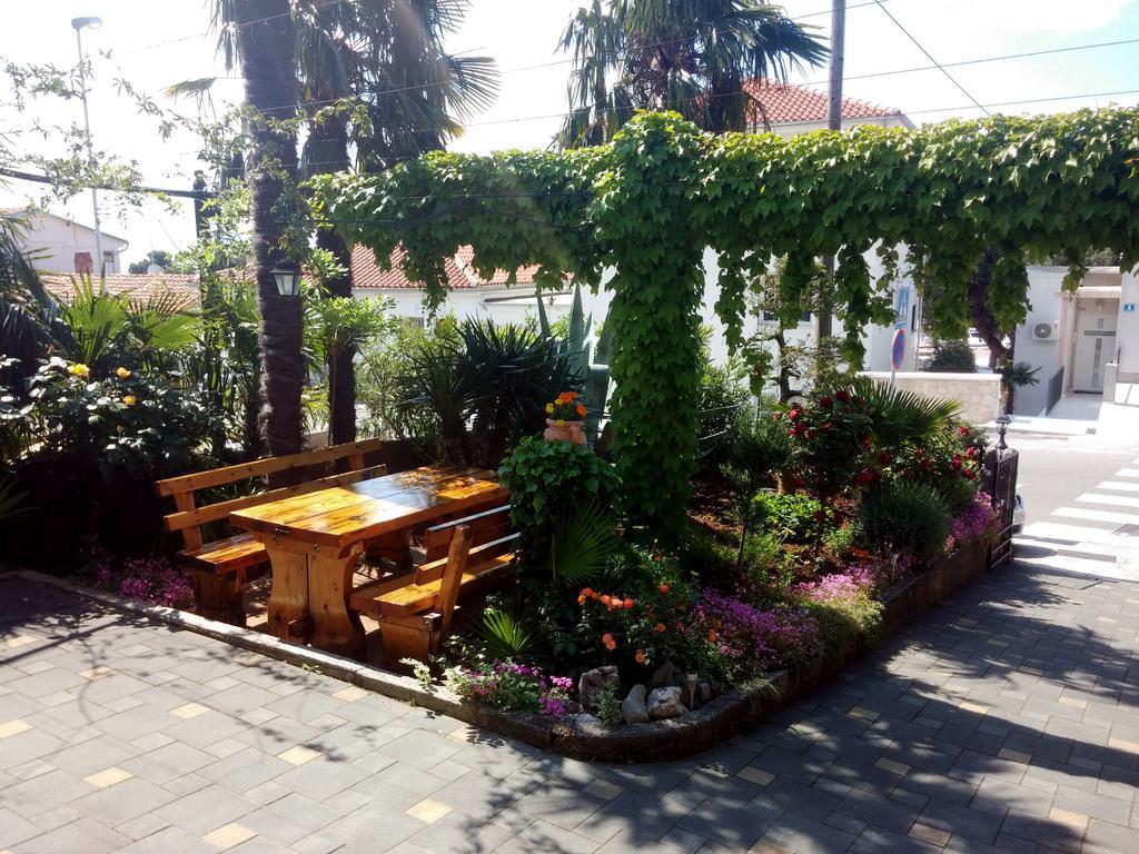 Apartmani Totic Crikvenica Buitenkant foto
